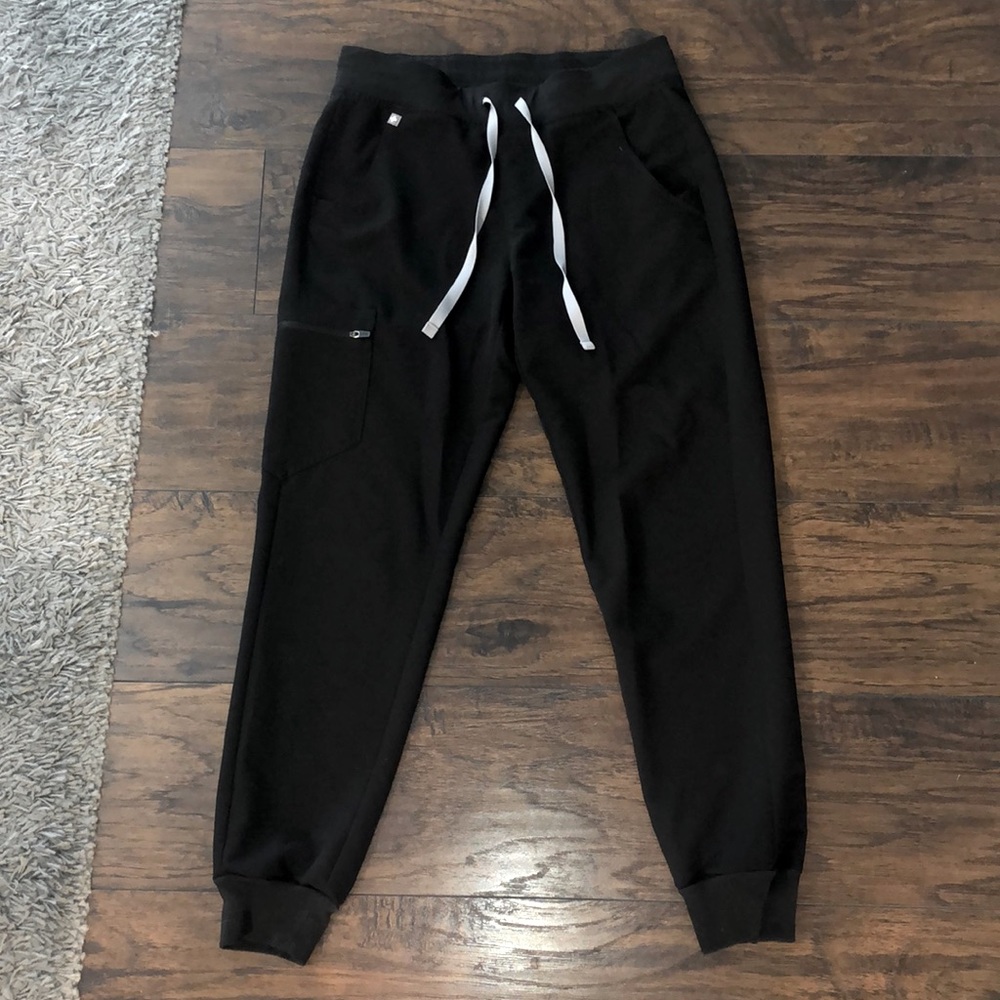 Figs women's Black Zamora™ - Jogger Scrub Pants
